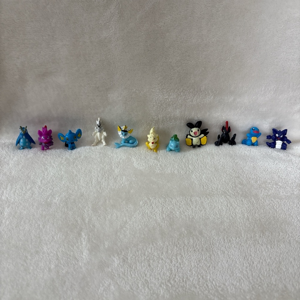 2007 R/L W Pokemon Figures Lot of 11 - READ